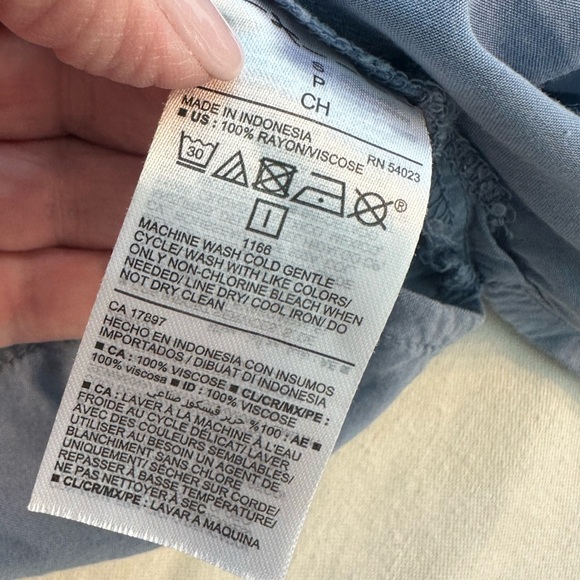 🎉Old Navy Blue Cami Size Small Adjustable Shoulder Straps - Picture 4 of 7